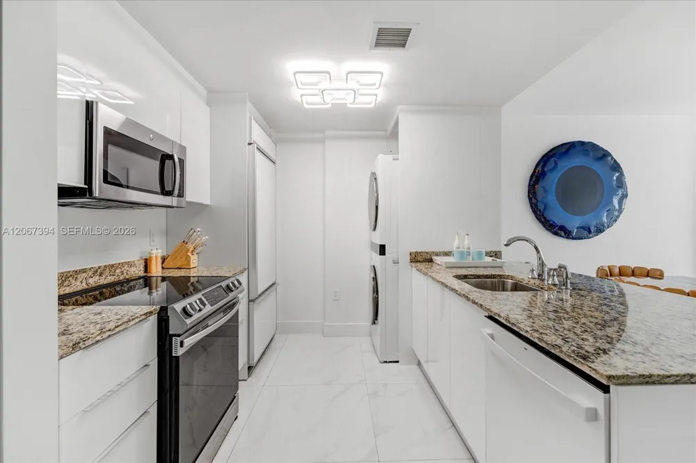 10275 Collins Ave #916 Bal Harbour, FL 33154