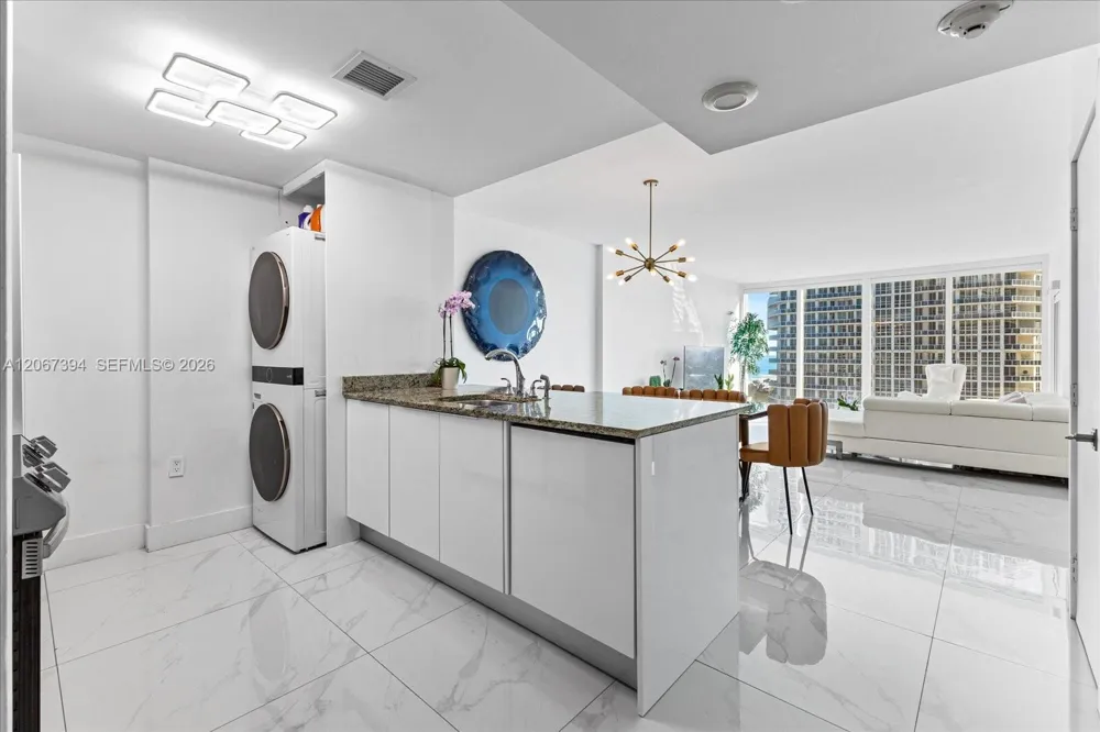 10275 Collins Ave #916 Bal Harbour, FL 33154