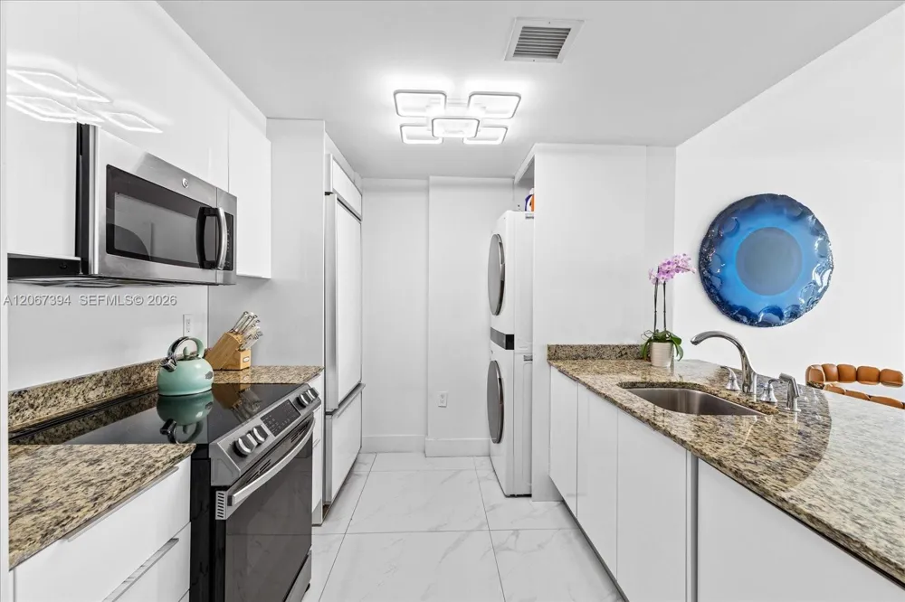 10275 Collins Ave #916 Bal Harbour, FL 33154
