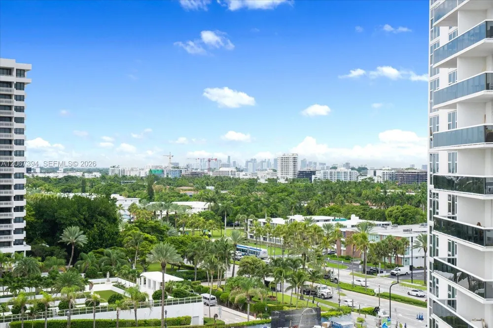 10275 Collins Ave #916 Bal Harbour, FL 33154