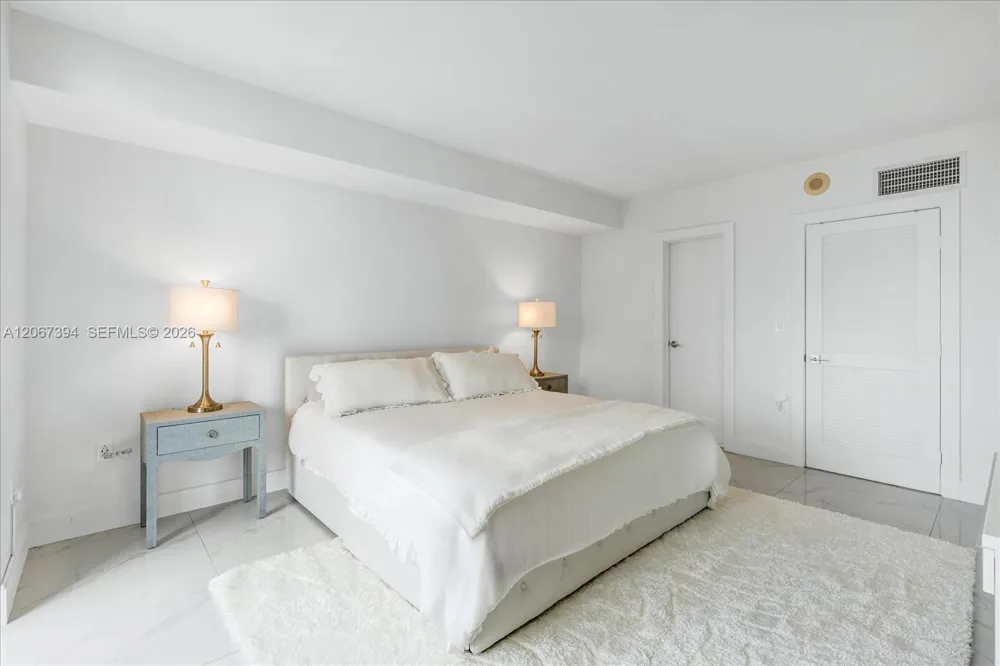 10275 Collins Ave #916 Bal Harbour, FL 33154