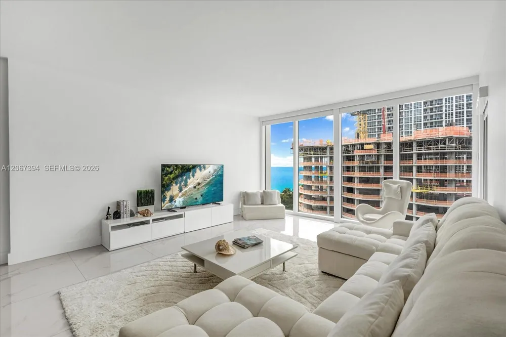 10275 Collins Ave #916 Bal Harbour, FL 33154