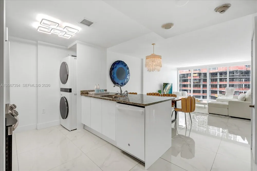 10275 Collins Ave #916 Bal Harbour, FL 33154