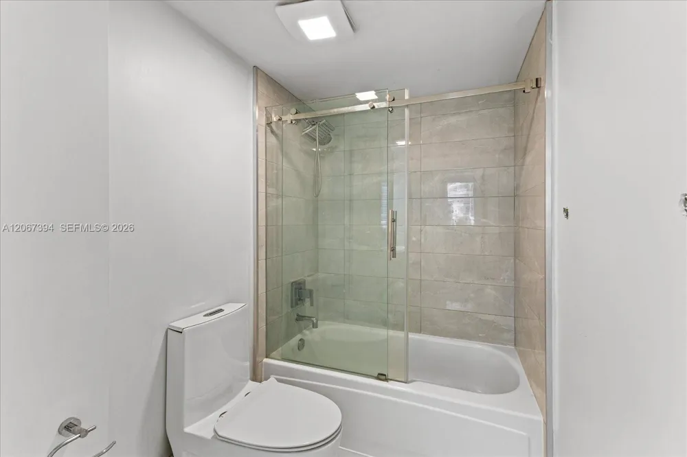 10275 Collins Ave #916 Bal Harbour, FL 33154