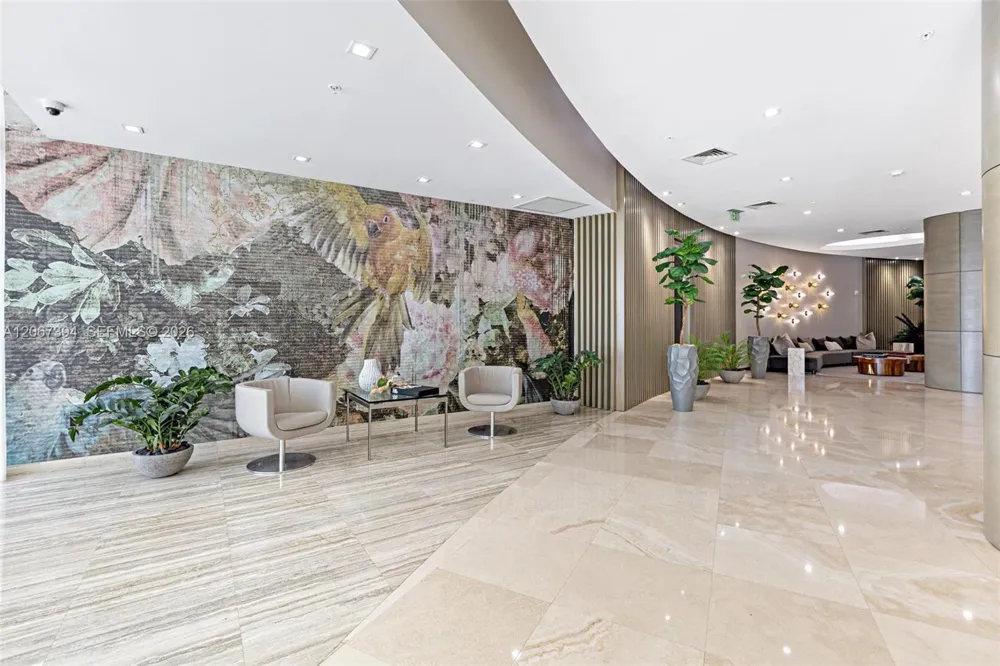 10275 Collins Ave #916 Bal Harbour, FL 33154