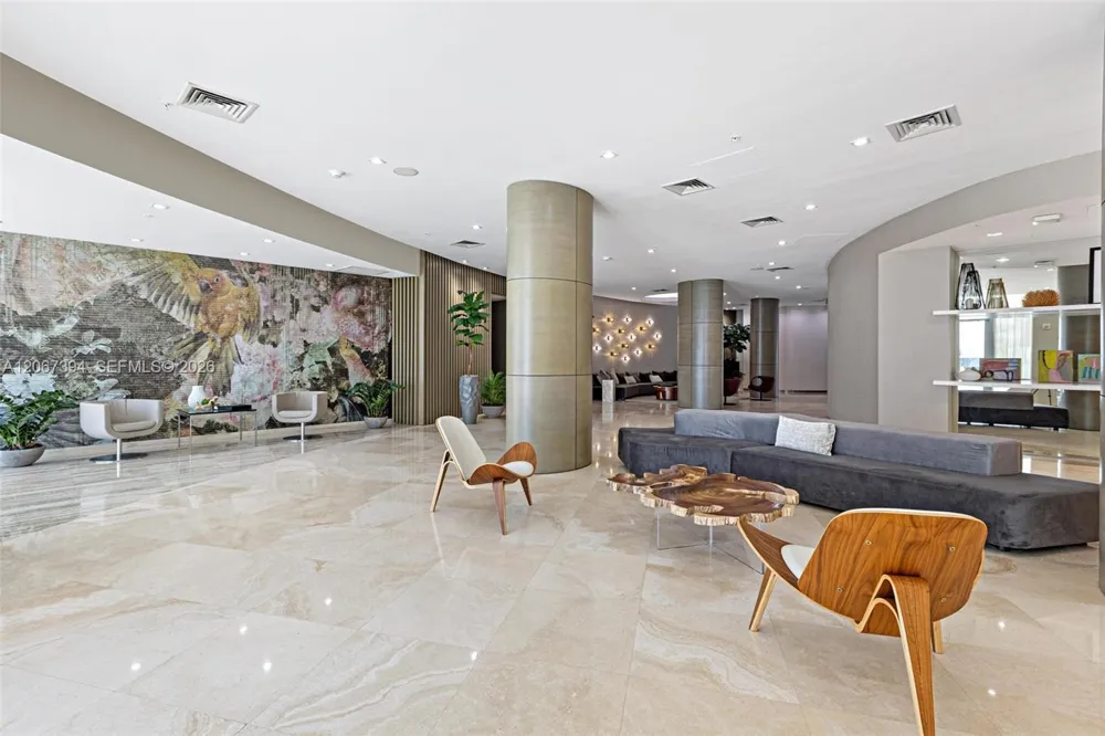 10275 Collins Ave #916 Bal Harbour, FL 33154