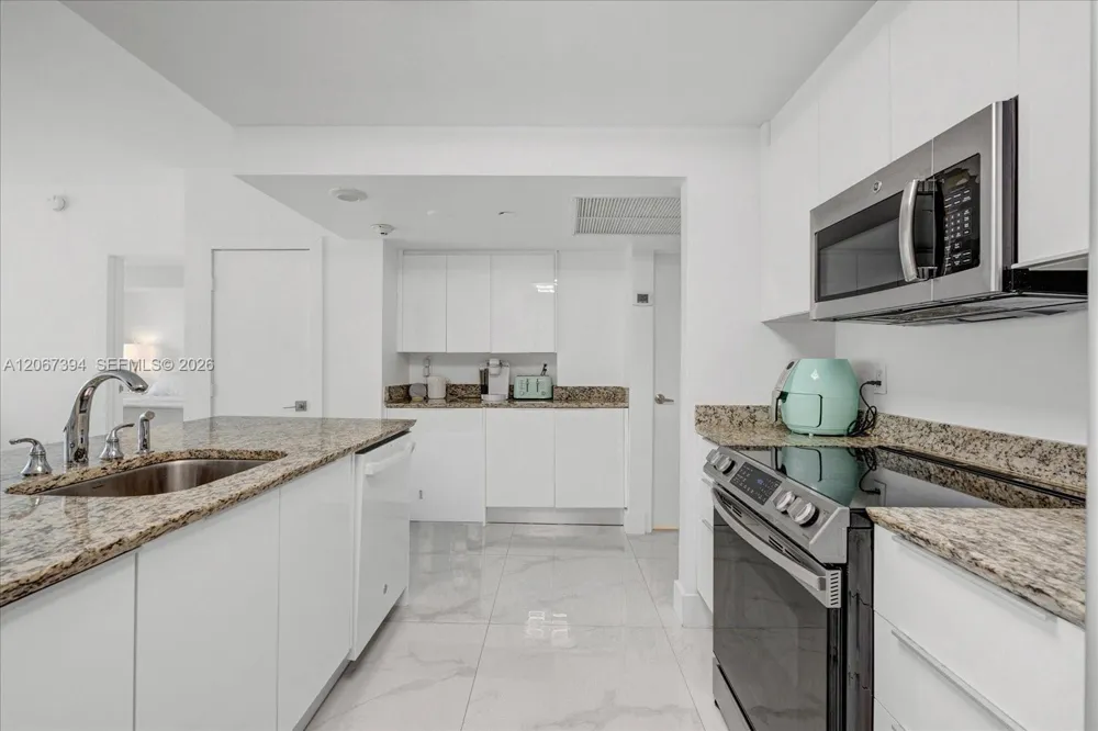 10275 Collins Ave #916 Bal Harbour, FL 33154