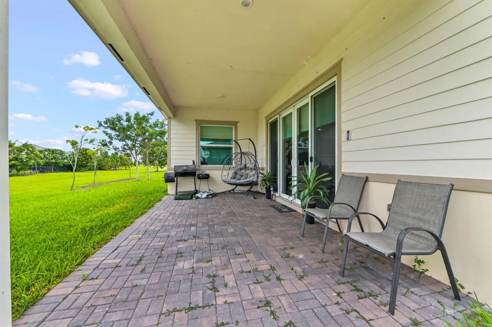 1115 Haywagon Trail Loxahatchee, FL 33470