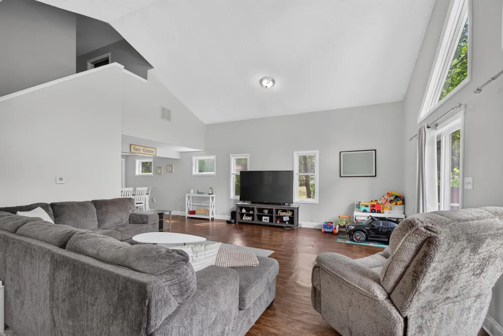 1113 Napoleon Road Leoni Township, MI 49201