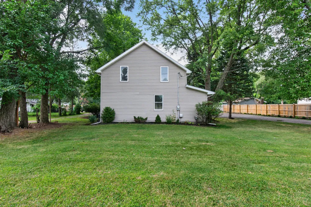 1113 Napoleon Road Leoni Township, MI 49201
