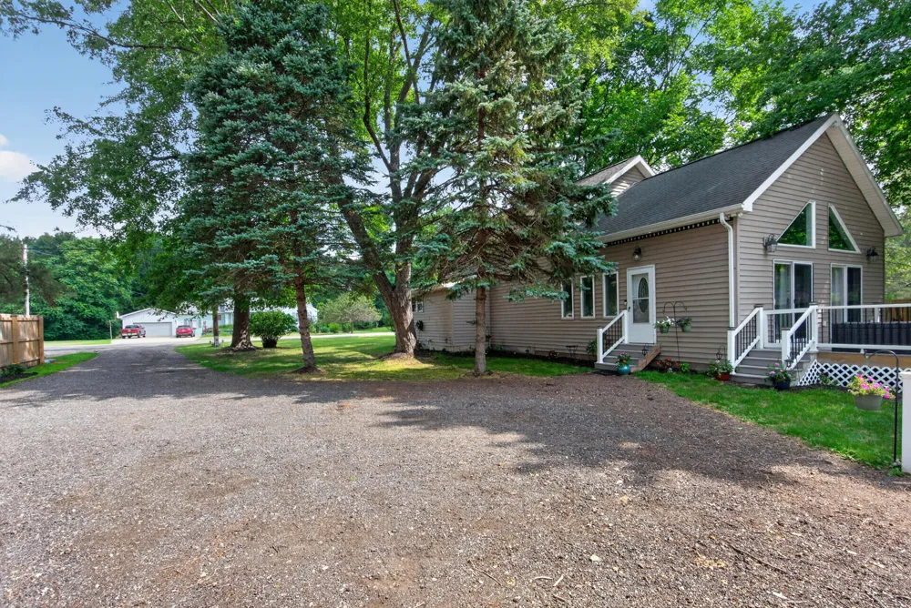 1113 Napoleon Road Leoni Township, MI 49201