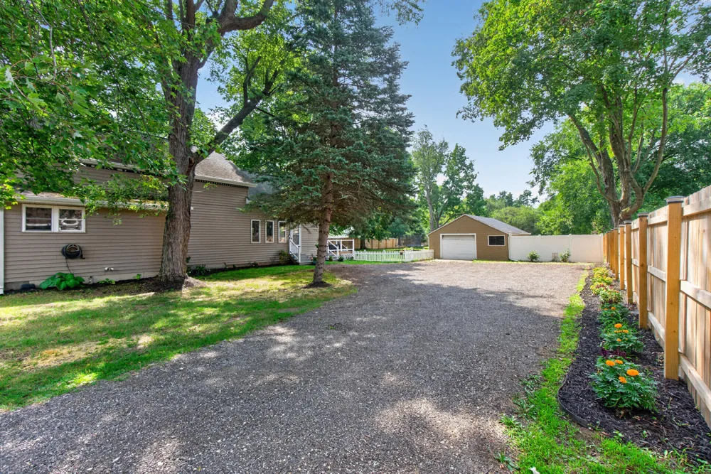 1113 Napoleon Road Leoni Township, MI 49201