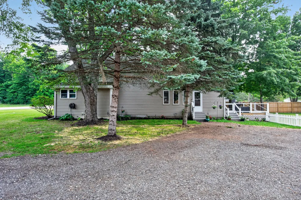 1113 Napoleon Road Leoni Township, MI 49201