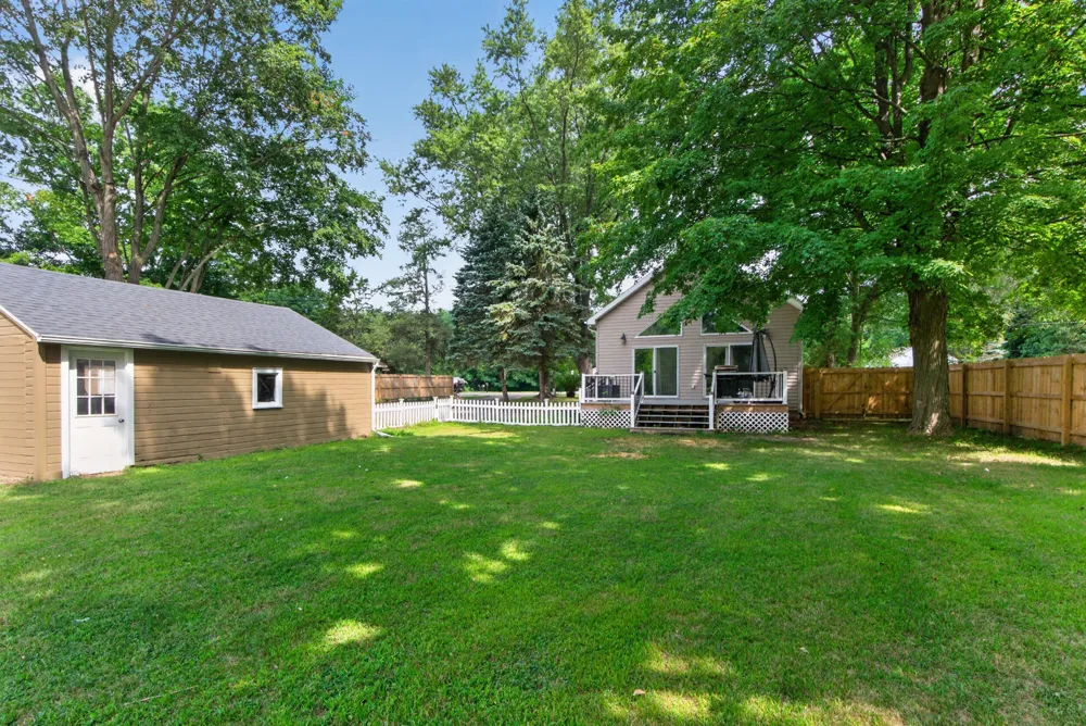 1113 Napoleon Road Leoni Township, MI 49201