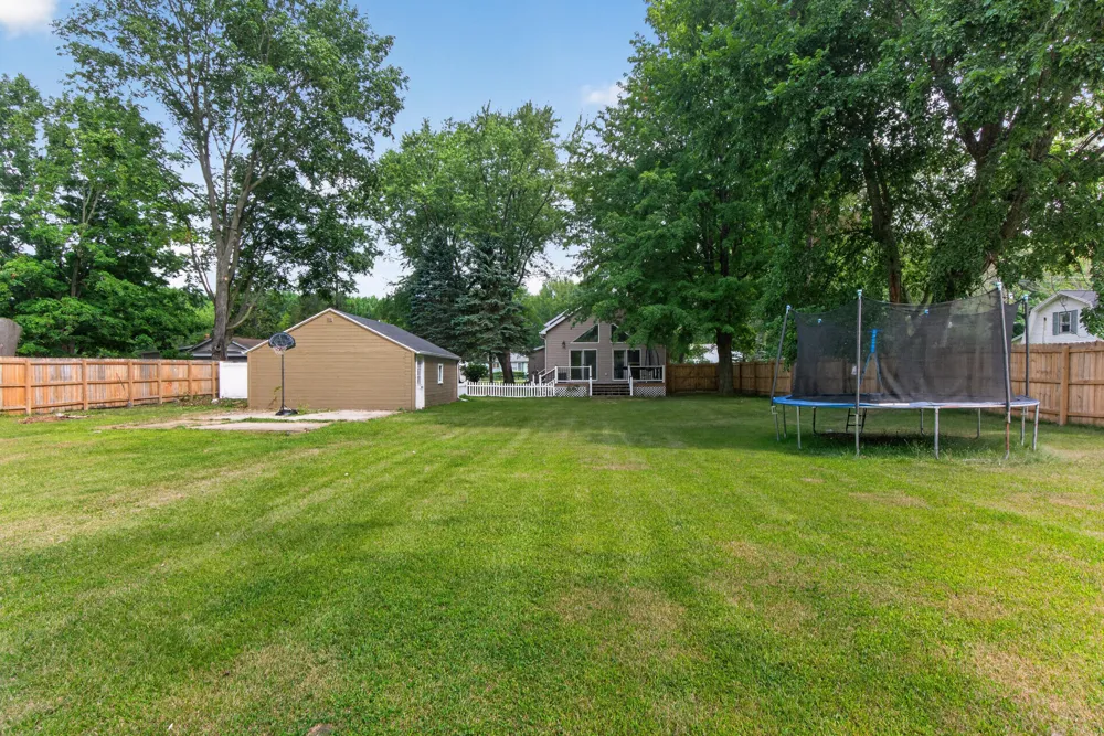 1113 Napoleon Road Leoni Township, MI 49201