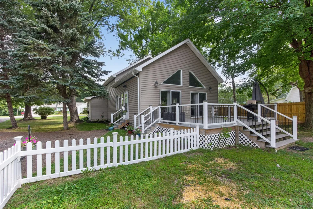 1113 Napoleon Road Leoni Township, MI 49201