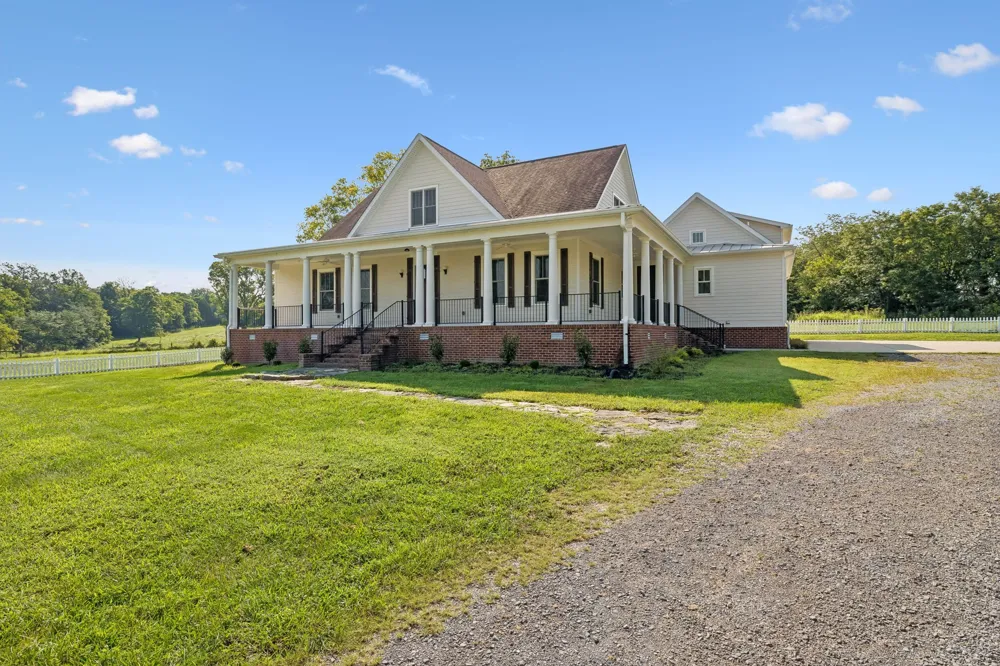 1143 Hilton Ln Castalian Springs, TN 37031