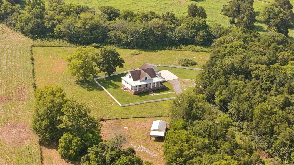 1143 Hilton Ln Castalian Springs, TN 37031