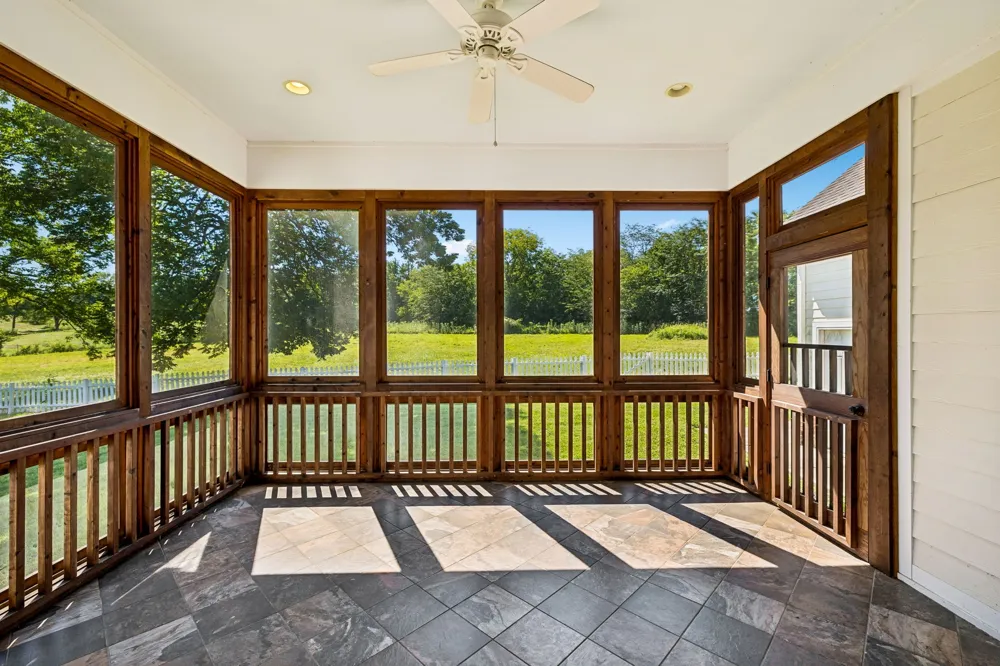1143 Hilton Ln Castalian Springs, TN 37031
