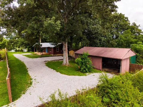 142 Poston Andrews Ln