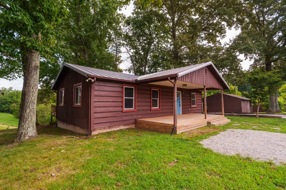 142 Poston Andrews Ln Cookeville, TN 38506