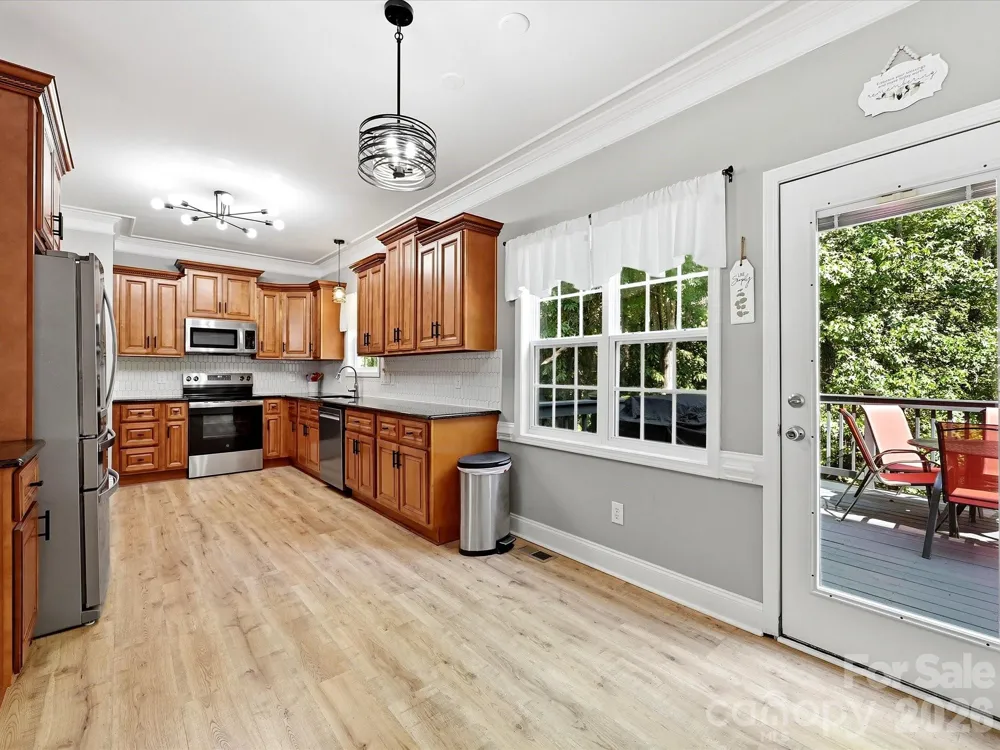1401 Wall Street Waxhaw, NC 28173