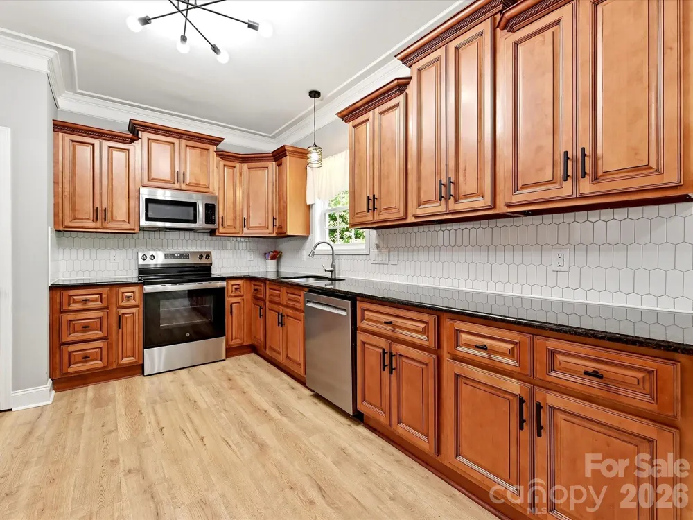 1401 Wall Street Waxhaw, NC 28173