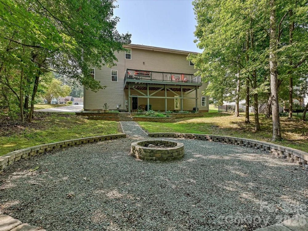 1401 Wall Street Waxhaw, NC 28173