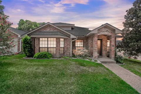 316 Tree Grove
