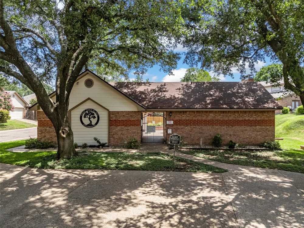 316 Tree Grove Woodway, TX 76712