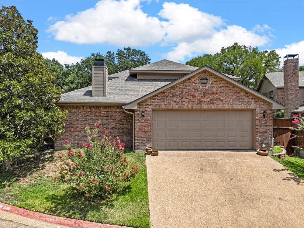 316 Tree Grove Woodway, TX 76712