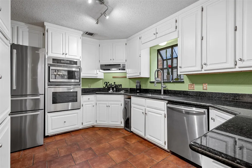 316 Tree Grove Woodway, TX 76712