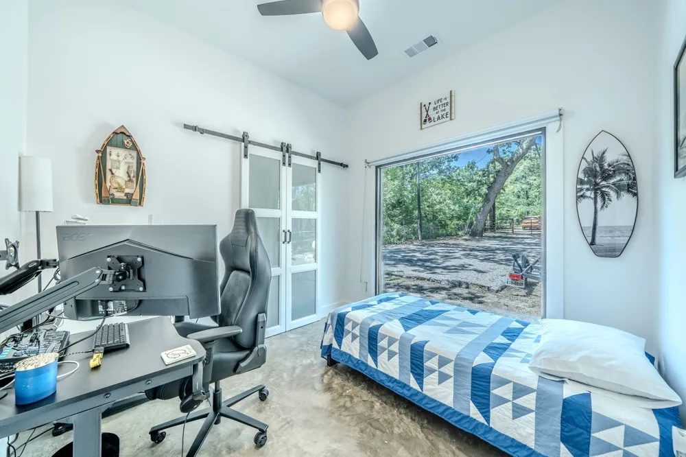 136 Deer Park Loop Mabank, TX 75156