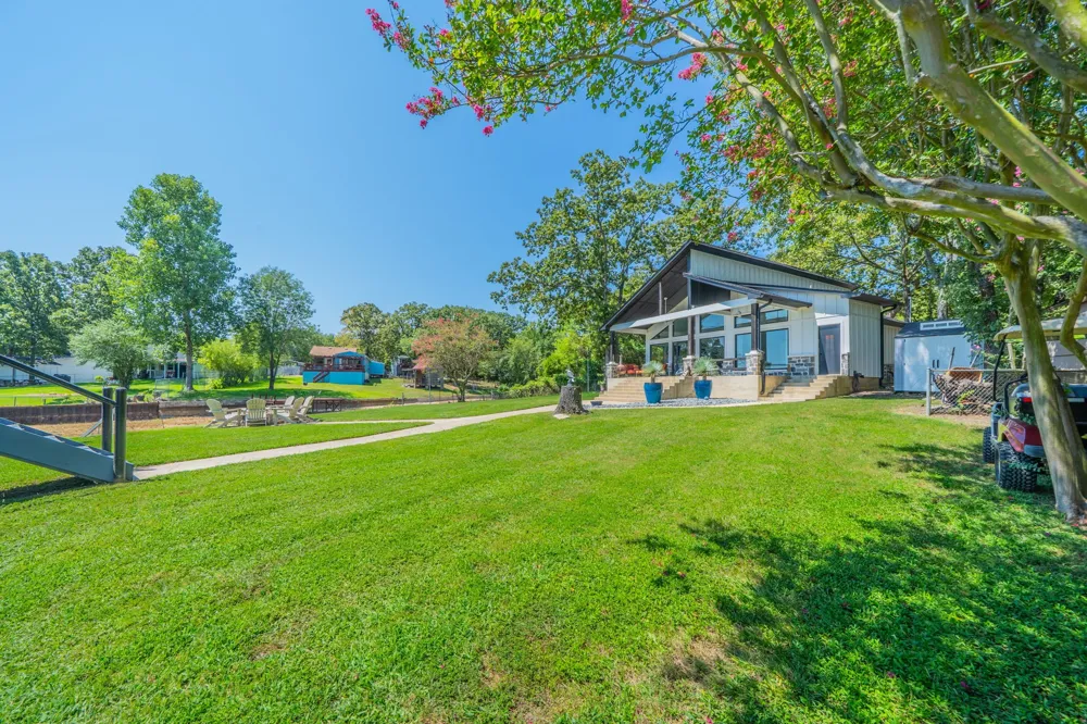 136 Deer Park Loop Mabank, TX 75156