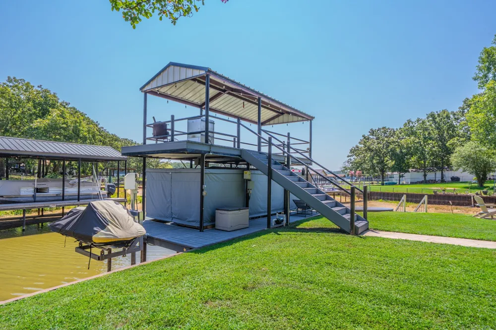 136 Deer Park Loop Mabank, TX 75156