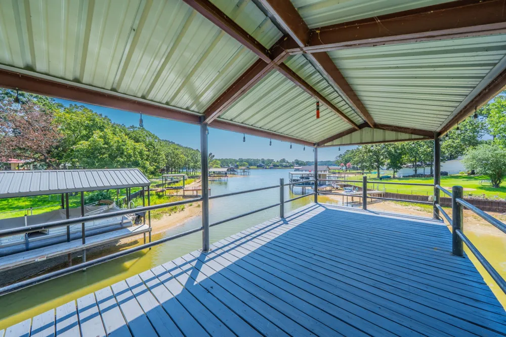 136 Deer Park Loop Mabank, TX 75156