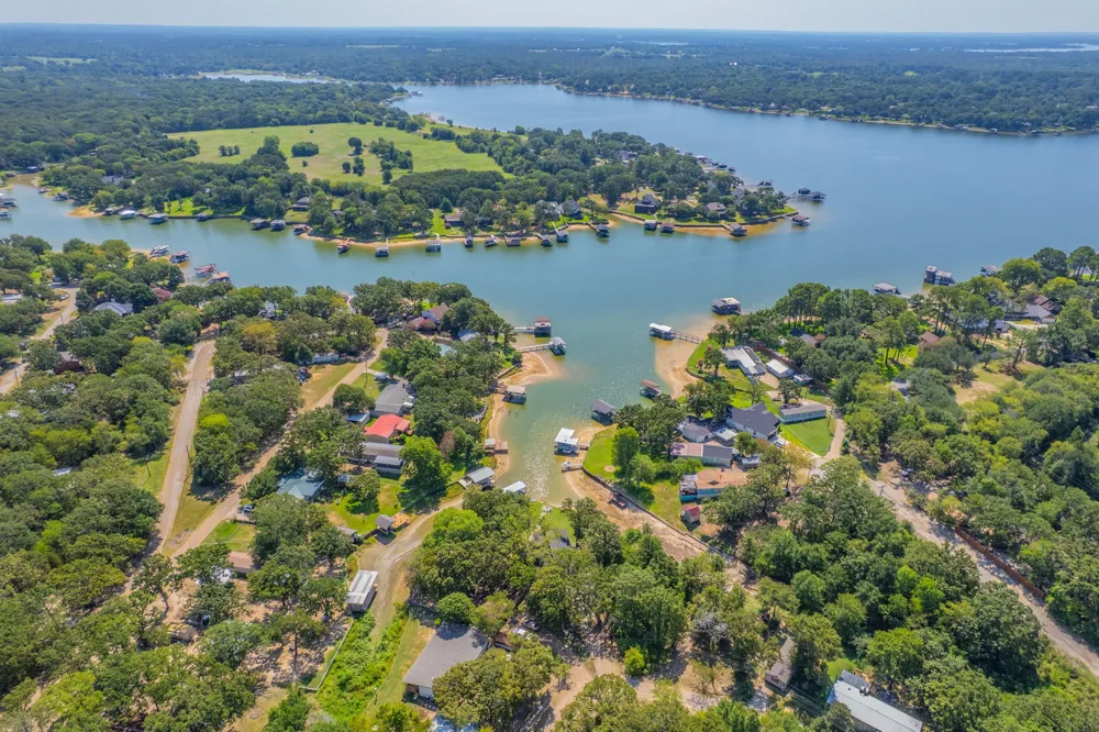136 Deer Park Loop Mabank, TX 75156