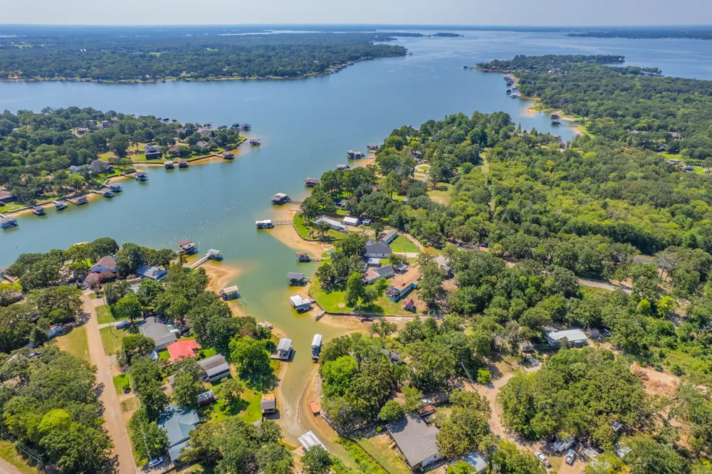 136 Deer Park Loop Mabank, TX 75156