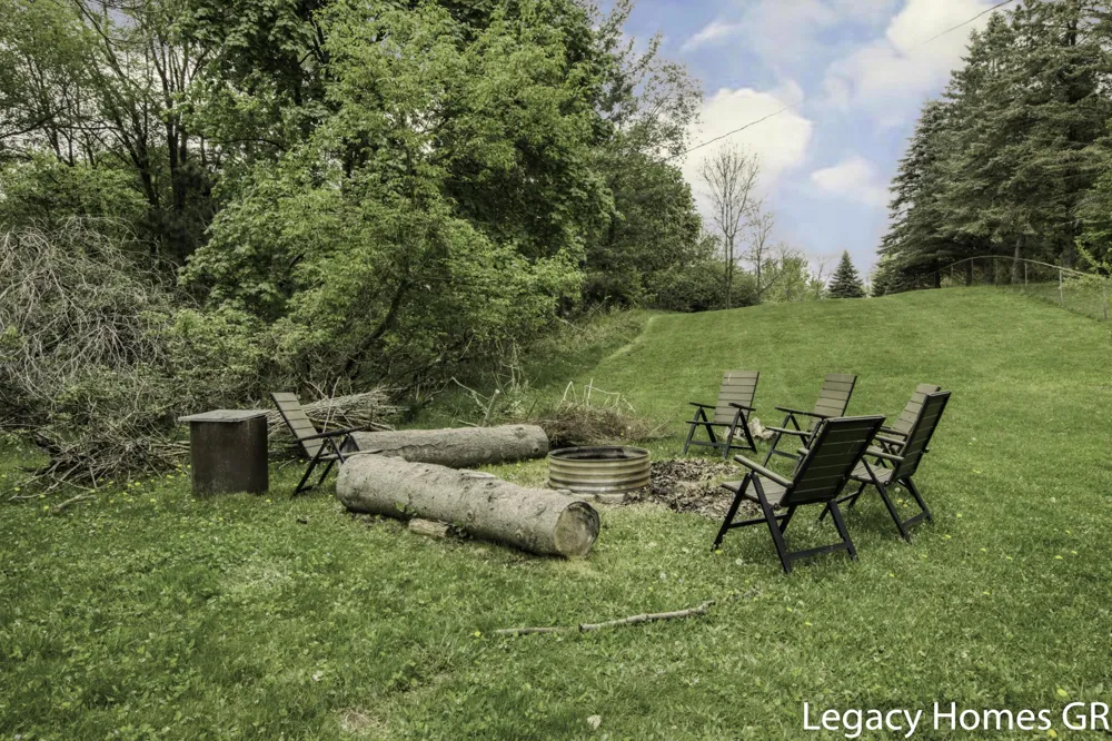 762 Parkwood Drive Six Lakes, MI 48886