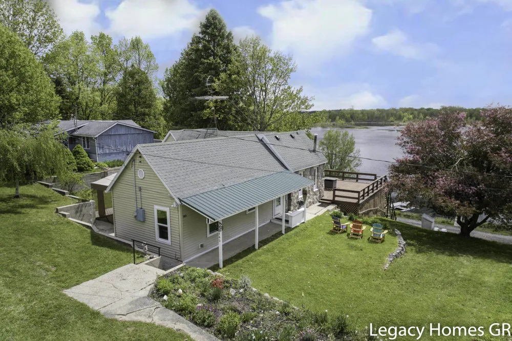 762 Parkwood Drive Six Lakes, MI 48886