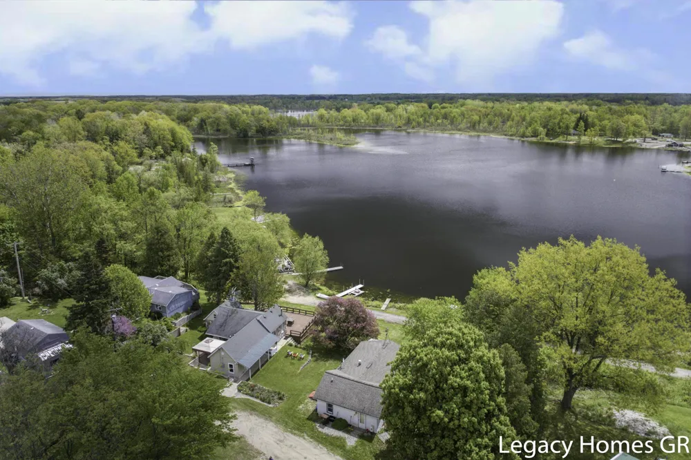762 Parkwood Drive Six Lakes, MI 48886