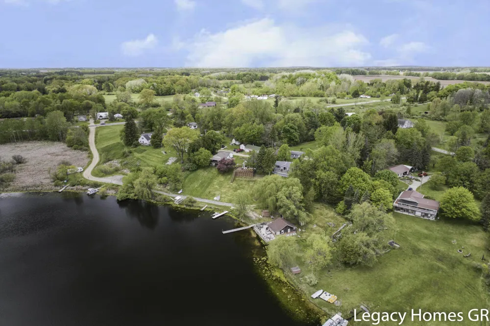 762 Parkwood Drive Six Lakes, MI 48886