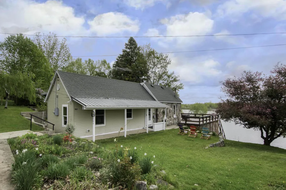 762 Parkwood Drive Six Lakes, MI 48886