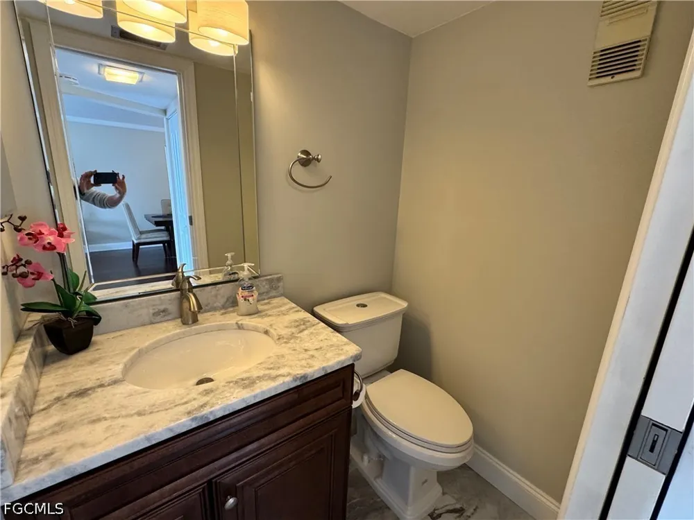 Key Drive #203 North Fort Myers, FL 33903