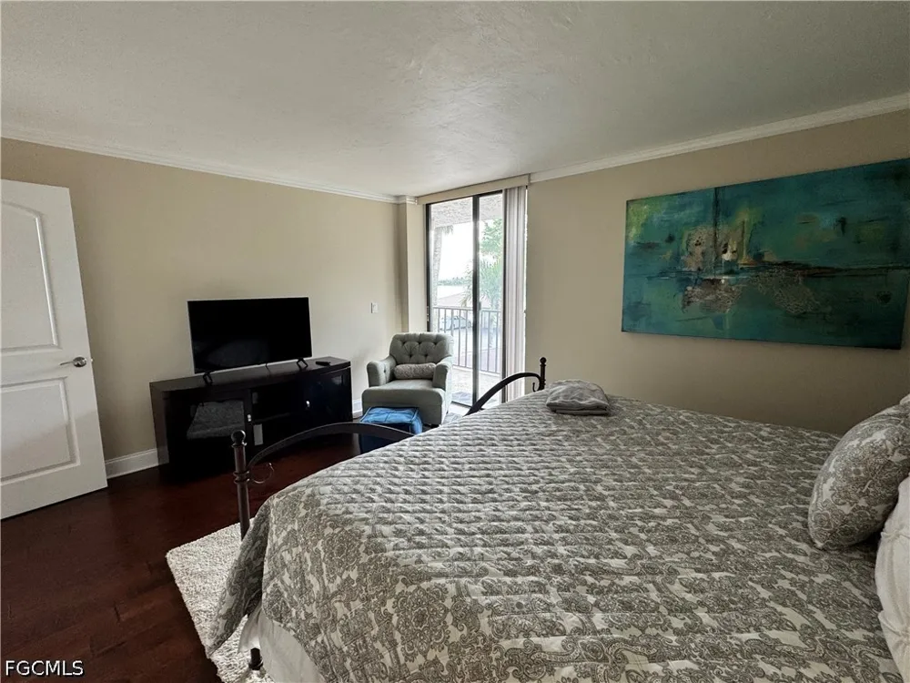 Key Drive #203 North Fort Myers, FL 33903