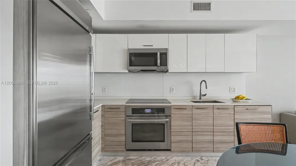 1300 Brickell Bay Dr #3102 Miami, FL 33131