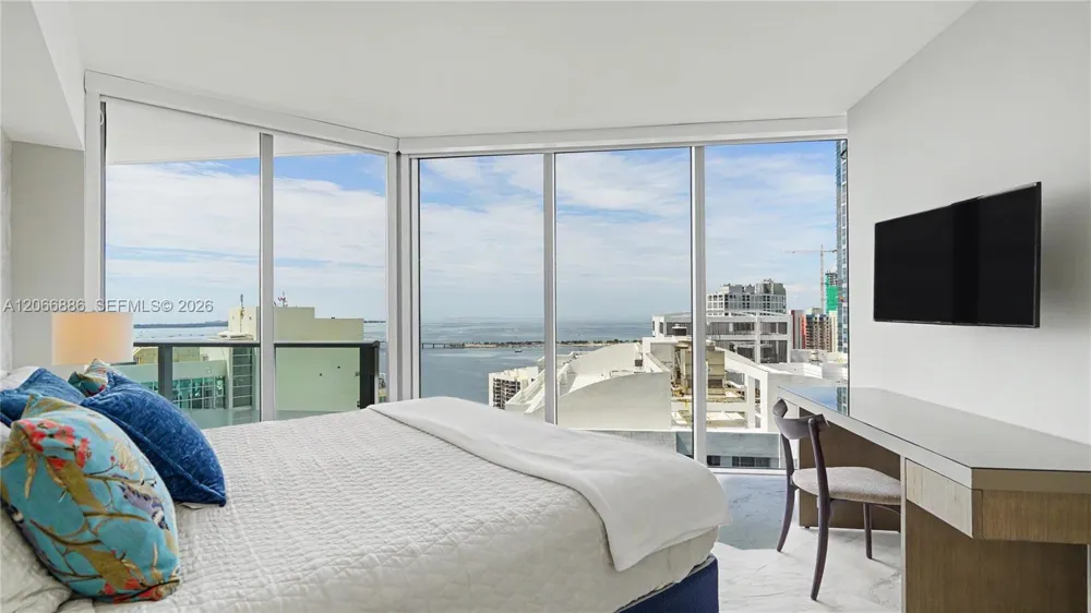 1300 Brickell Bay Dr #3102 Miami, FL 33131