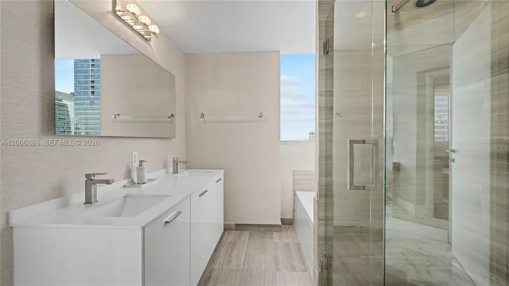 1300 Brickell Bay Dr #3102 Miami, FL 33131