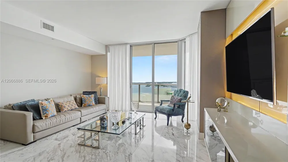 1300 Brickell Bay Dr #3102 Miami, FL 33131