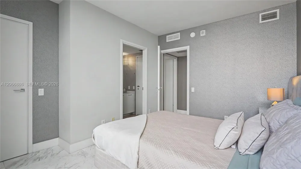 1300 Brickell Bay Dr #3102 Miami, FL 33131